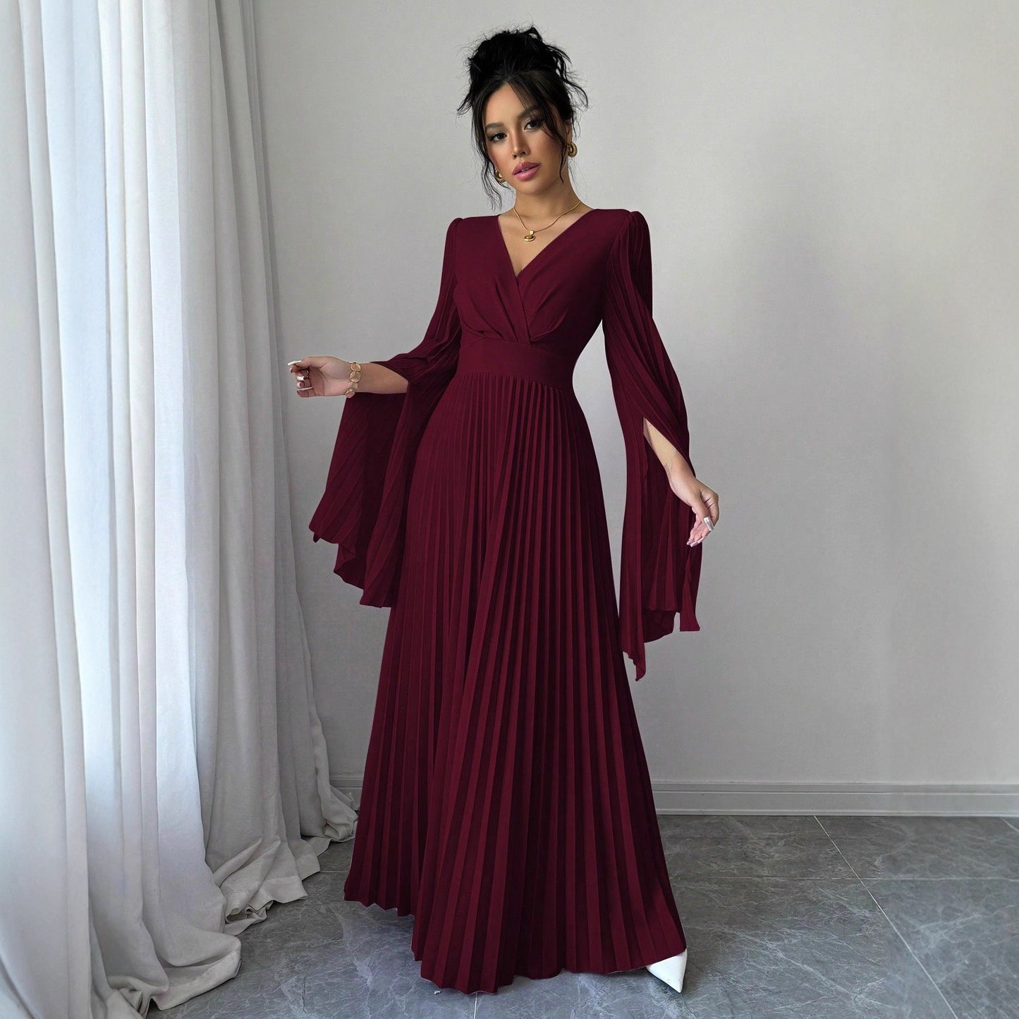 Robe longue plissée manche longue bordeaux femme – vue de face – Velya Genève